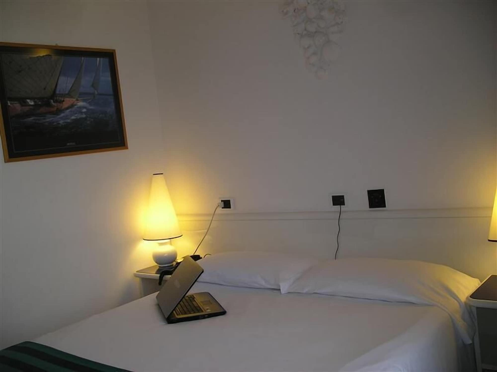 Hotel Luxor Ρίμινι Εξωτερικό φωτογραφία