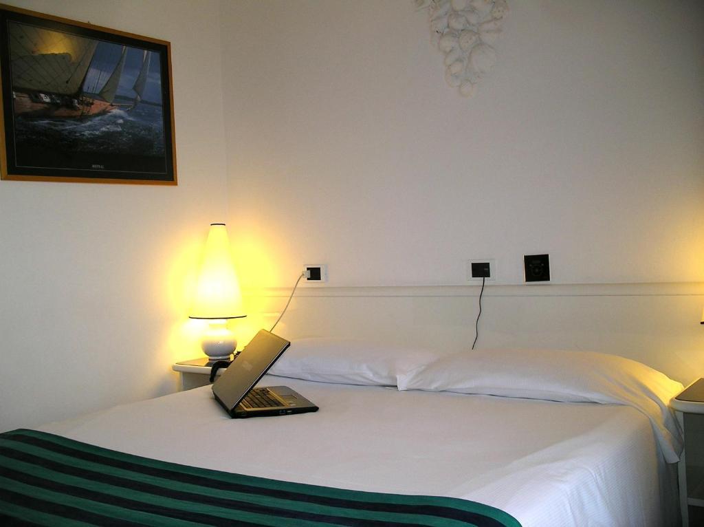 Hotel Luxor Ρίμινι Εξωτερικό φωτογραφία